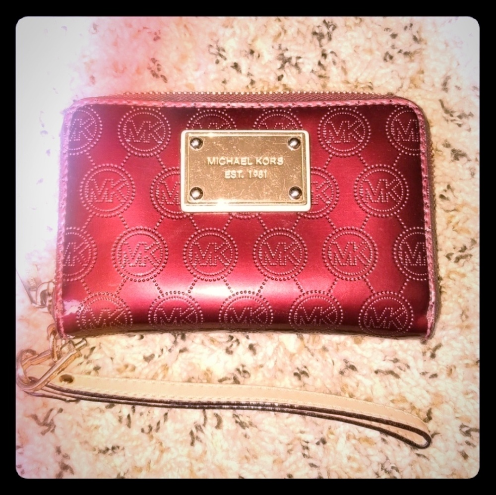 Maroon Michael Kors Wallet! ❣